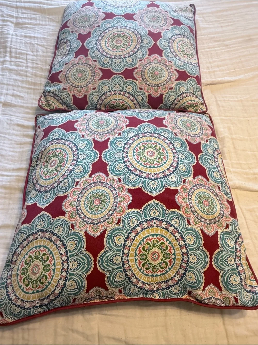 2-Red Floral Medallion Indoor/Outdoor Throw Accent Pillow Pair